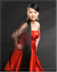 明星“人血馒头”代言：问题企业天价邀约洗白，受害者家属泪控无门